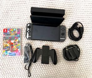 Nintendo Switch OLED Bundle (HEG-001) + Mario Kart 8 Deluxe
