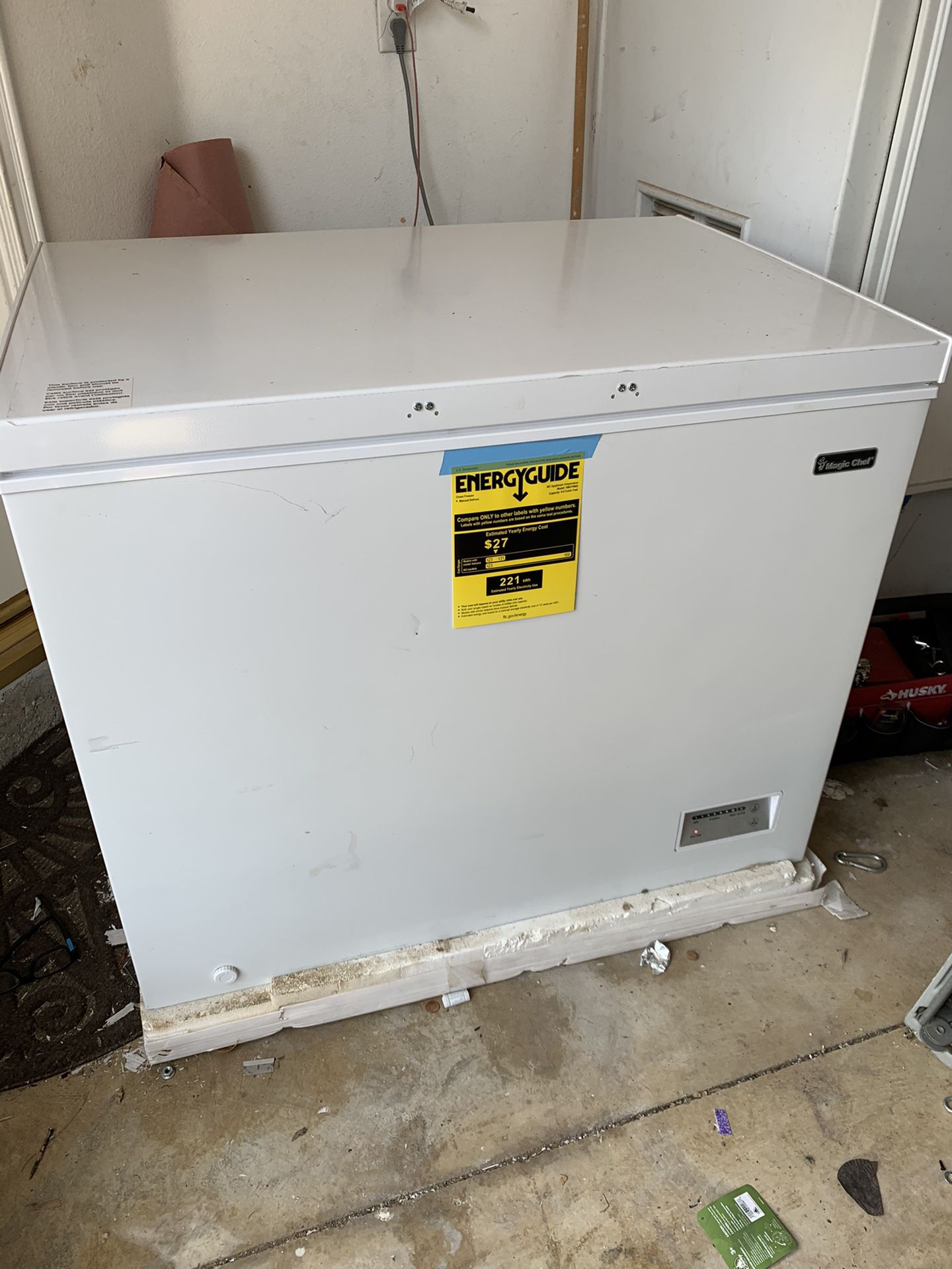 Magic chef- cooler / refrigerator / 9.0 cubic Feet