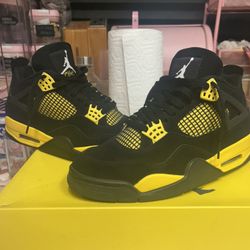 Size 9 Yellow Thunder Jordan 4  220 ObO 