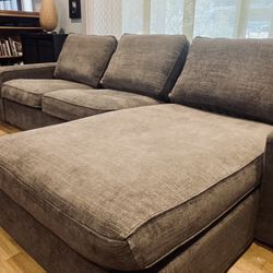 👁️👁️IKEA SECTIONAL Sofa/Chaise