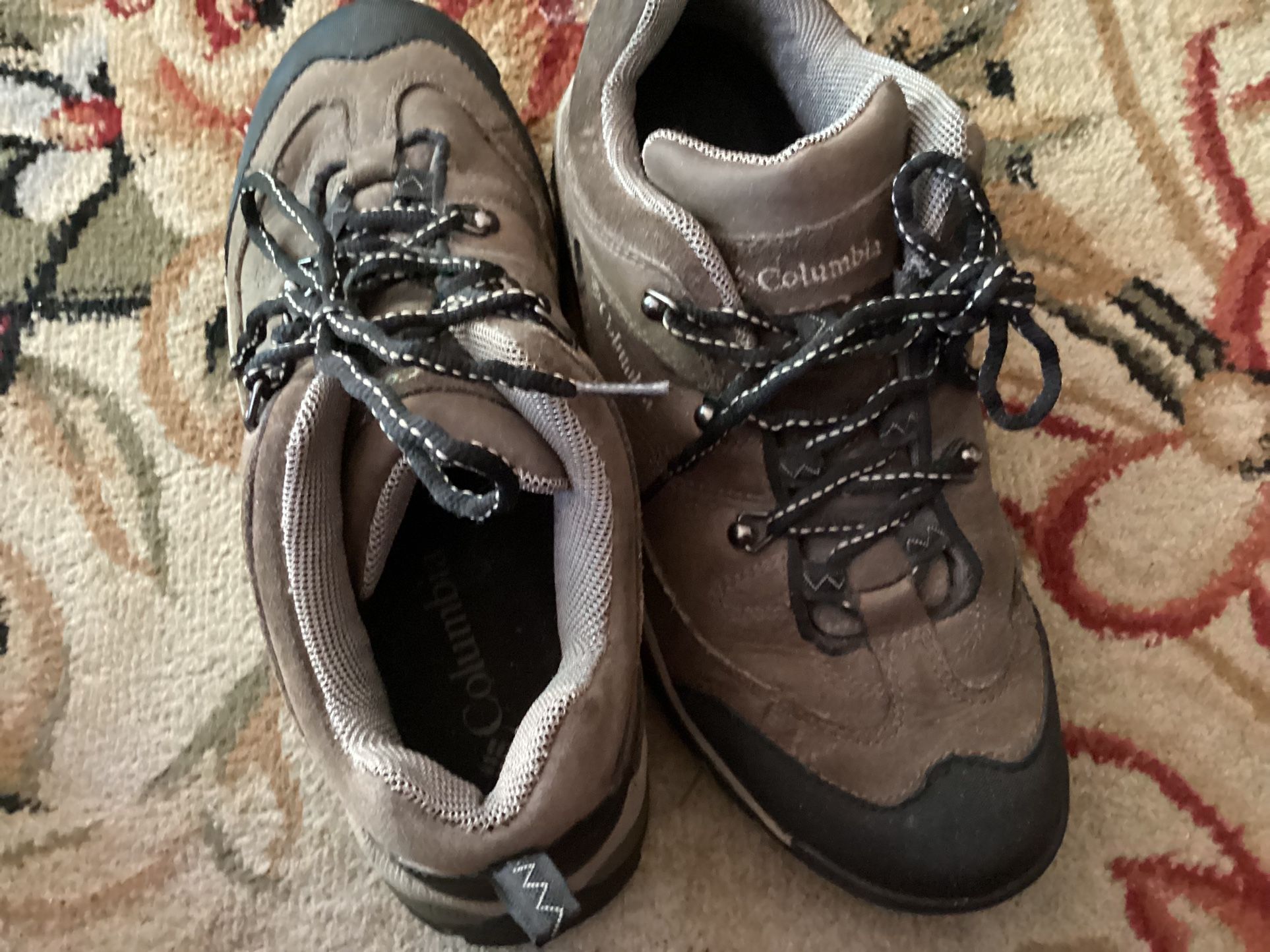 columbia women/mens hiking boot