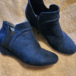 NAVY BLUE SUEDE ANKLE BOOTS 