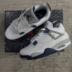 Jordan 4’s midnight navy