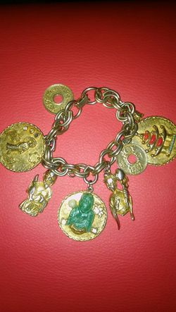"Vintage Asian charm bracelet "
