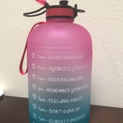 Water Bottle 1 Gallon .