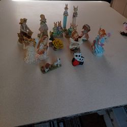 Figurines
