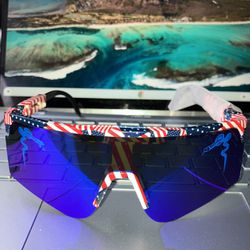 USA SnapBack & sunglasses 