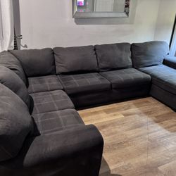 SECTIONAL SOFA $300