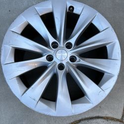 Tesla X Rear Wheel With TPMs Sensor And Center Cup 