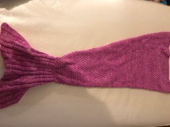 Mermaid tail blanket for 12months - 5t I believe