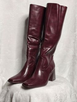 Womens Boots Size 9.5