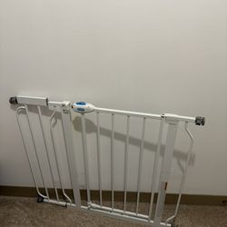 Safety Gate For Toddlers And Pets 