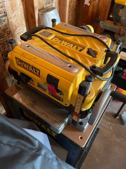 DeWalt DW735 13” Thickness Planer w/ DeWalt Stand & Cover – Excellent Condition