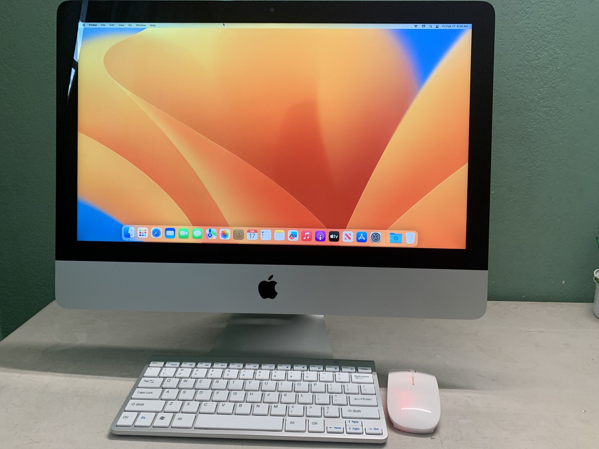 iMac 21.5 inches MacOS Ventura