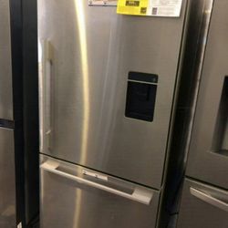Fisher AND Paykel Bottom Freezer Refrigerator