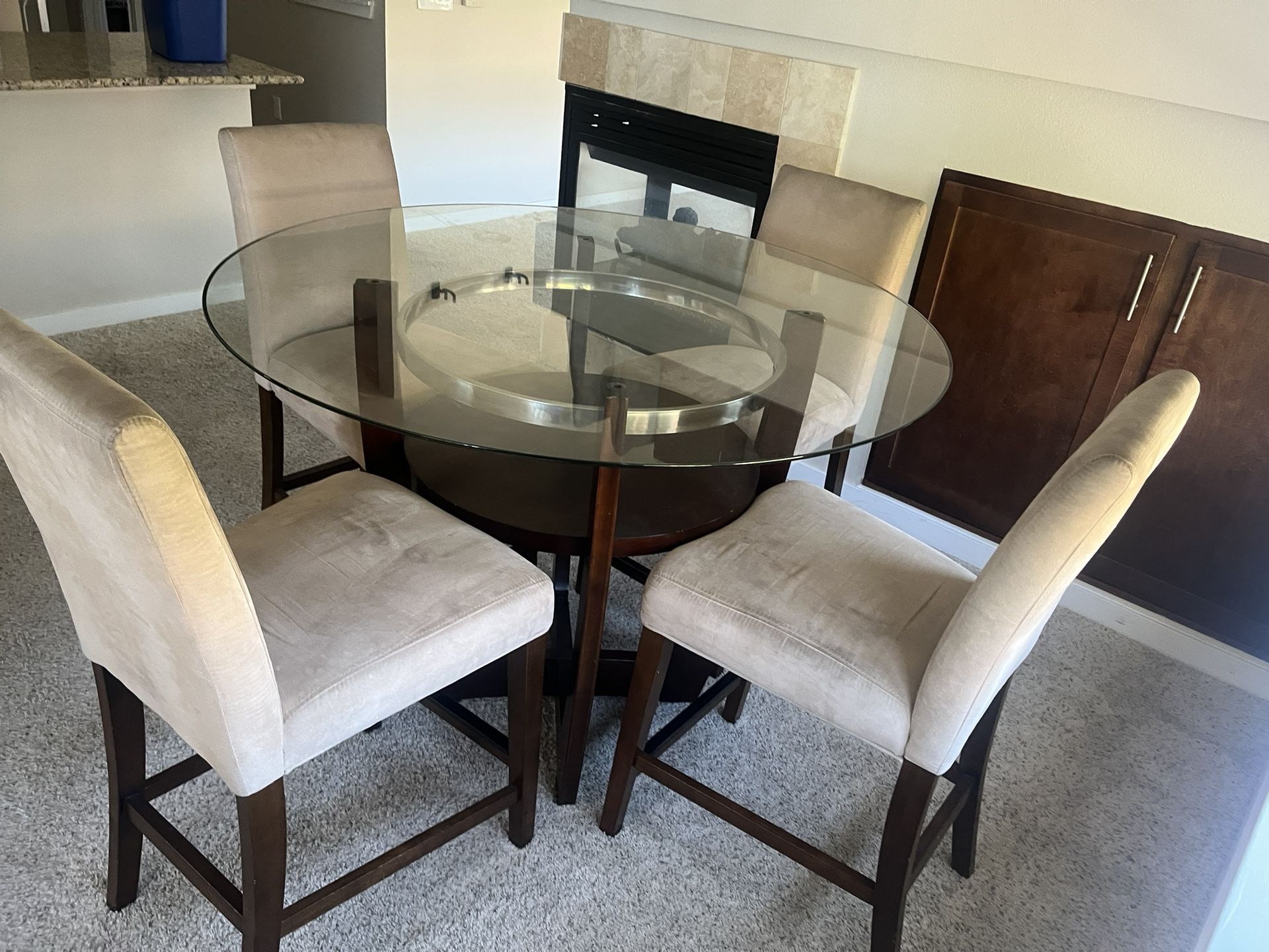 Glass Kitchen Table And Chairs