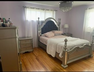 Bedroom set