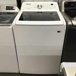 New Scratch And Dent Samsung Washer. 1 Year Warranty 