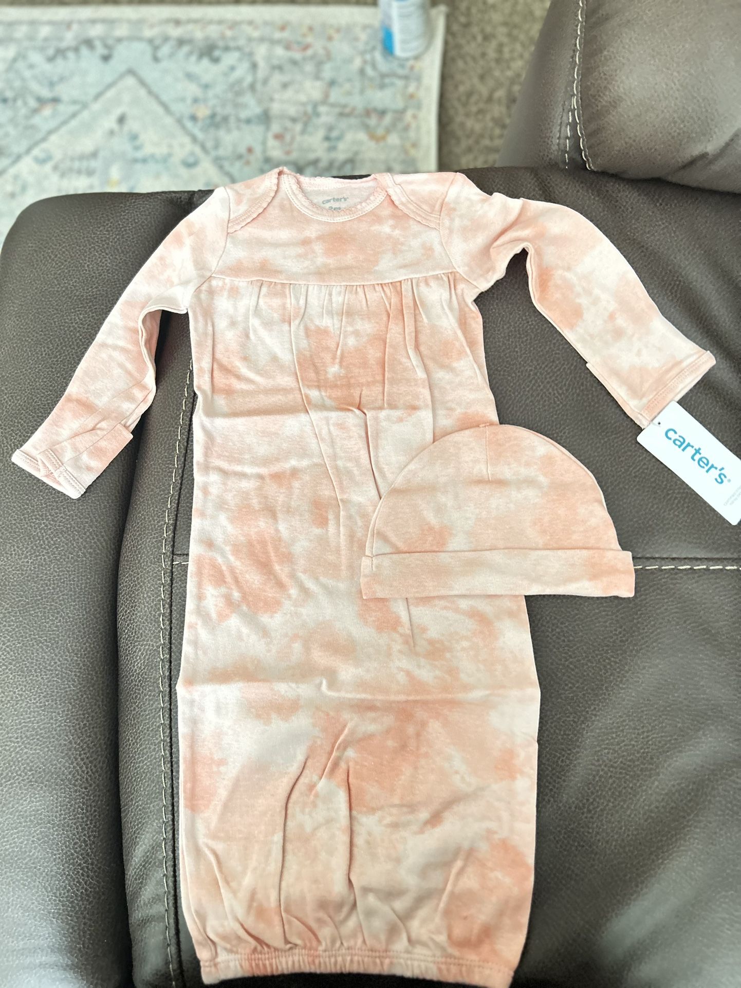 NWT Gown + Hat Set For baby girl size 3 months