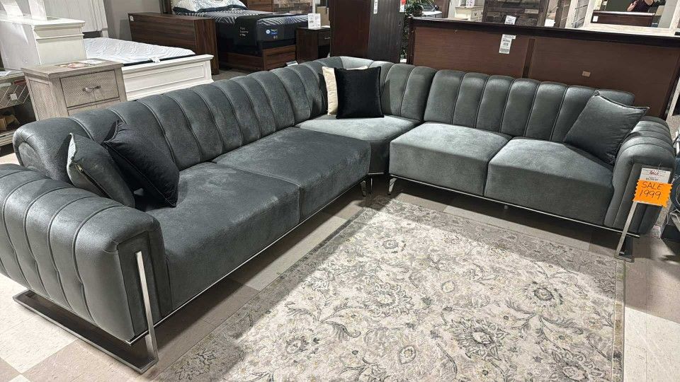 OM• $38 Initial • Brand New& Velvet Couch 🍏 Sectional