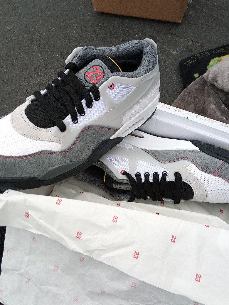 Air Jordan 4 RM PRM sz 11
