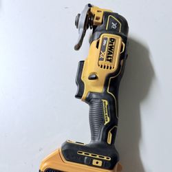 New Dewalt XR Oscillating Multi Tool DCS356B  + Tool Set 