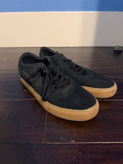 Nike SB Low-Top Skate Shoes Black Gum Sole- NEVER WORN- SIZE 10
