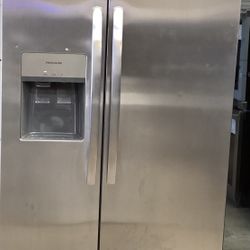 FRIGIDAIRE 36” Standard Depth Side By Side