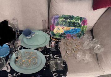 Kitchen items plates/glasswear read post
