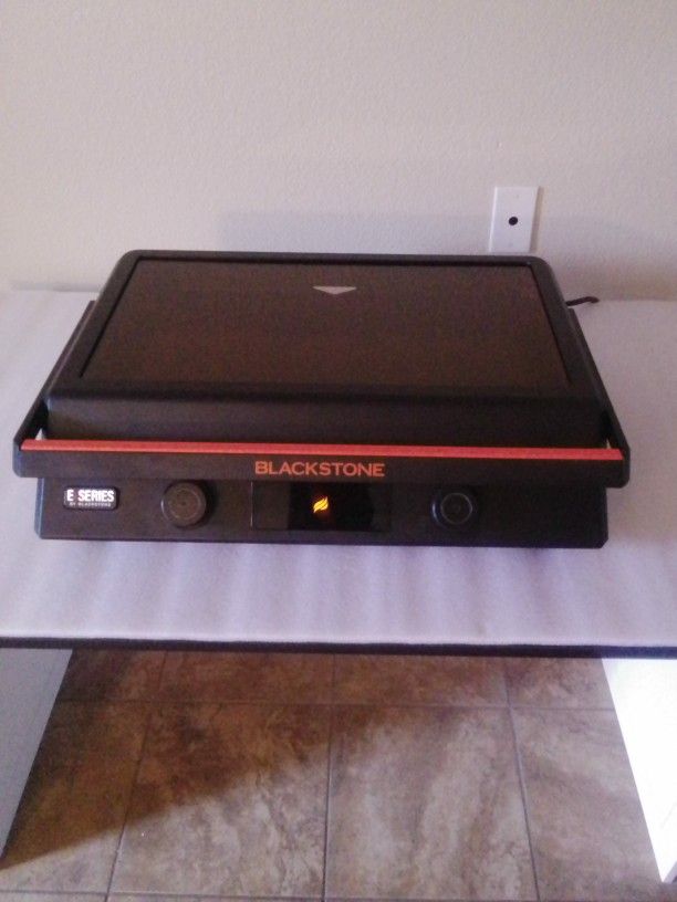 New Blackstone 22" Electric Table Top Griddle Nonstick Ceramic Titanium Coated With Ez Touch