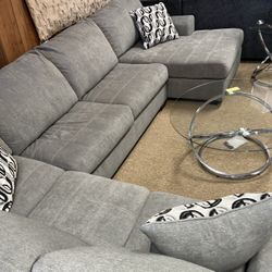 Stylish Stunning Cozy Sectional!