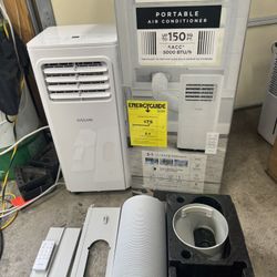New Vissani 3 In 1 Portable Air Conditioner 5000 btu. With Remote. Works Good And Cold. Must Pickup