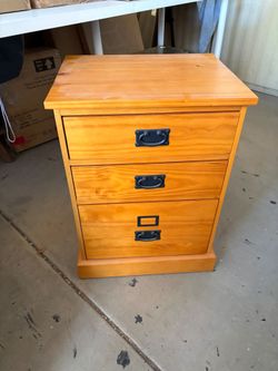 Beautiful tall wood nightstand 21x17x29