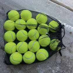 28 Tennis Balls 