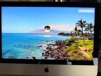 Apple iMac Desktop Computer with Keyboard and Mouse