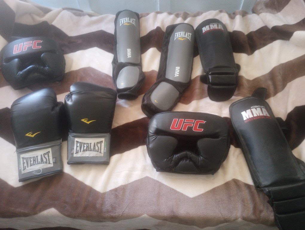 Sold The Boxinr Boxing 16 Oz  Gloves UFC Headgear Kickboxing Shins Equipment Nike Everlast 