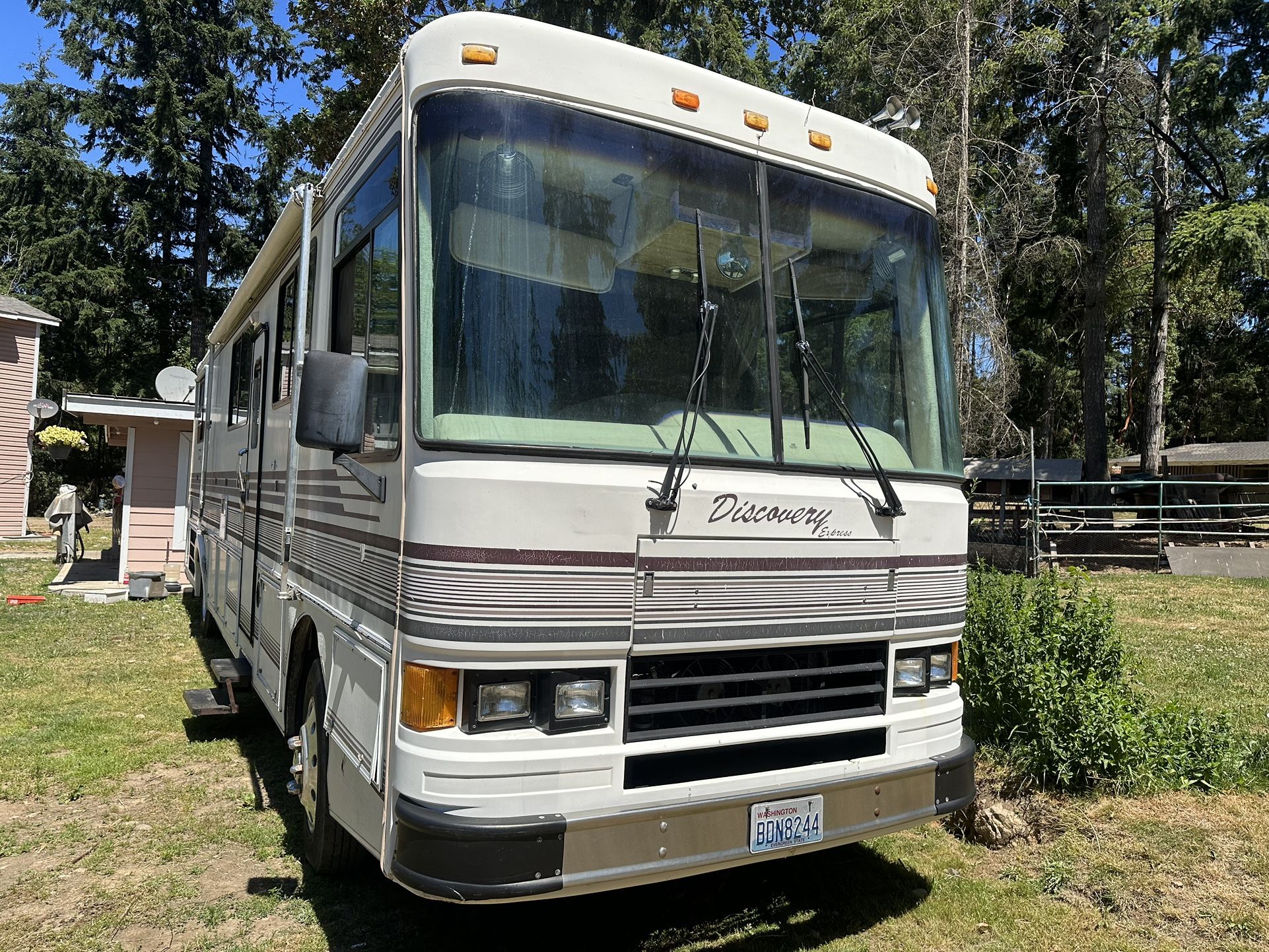 1991 OSHK Discovery Express Disel Chassis
