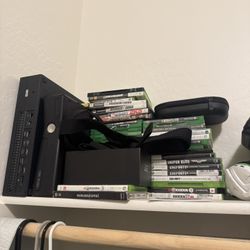 Xbox One And 360 Elite 