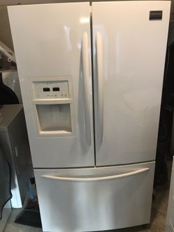 Refrigerator for $550 text me if interested