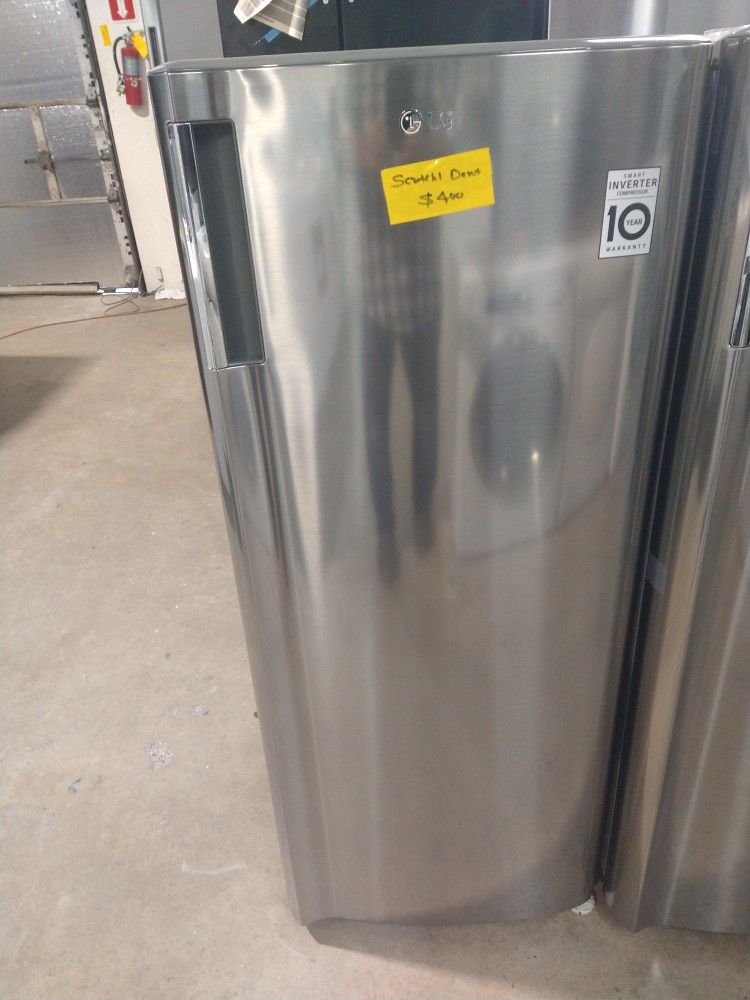 New Scratch And Dent Freezer For Sale