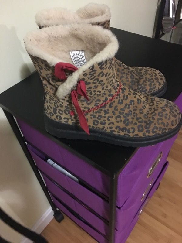 Boots uggs size7