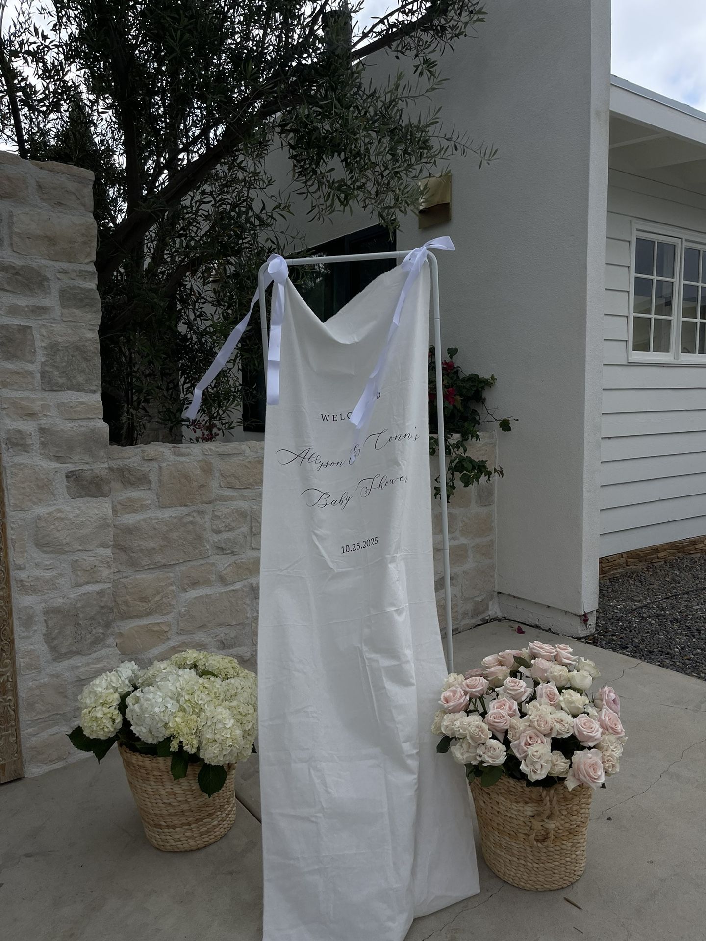 Stand/Arch For Welcome Sign 