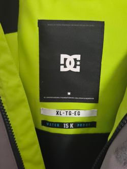 DC Snowboarding Jacket XL Water 15K Proof
