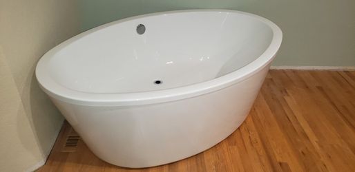 Stand Alone Tub