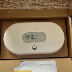 Airthings View Radon 2989 – WiFi Radon/Humidity/Temp Monitor – Cracked Screen (Working)