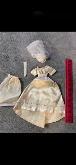CA. VINTAGE HOMEMADE BARBIE  DOLL WEDDING DRESS