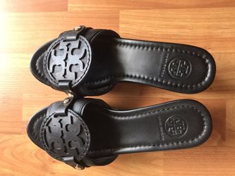 Tory burch platform sandal size 5.5