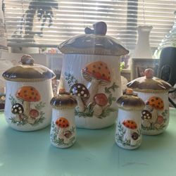 Vintage Merry Mushroom Set