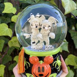 Disney Halloween Mickey and Minnie Mummy Snowglobe