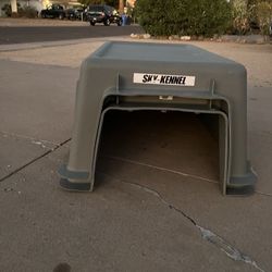 Petmate Sky Kennel, 48 Inch, IATA Compliant Dog Crate for Pets 90-125lbs, Made in USA